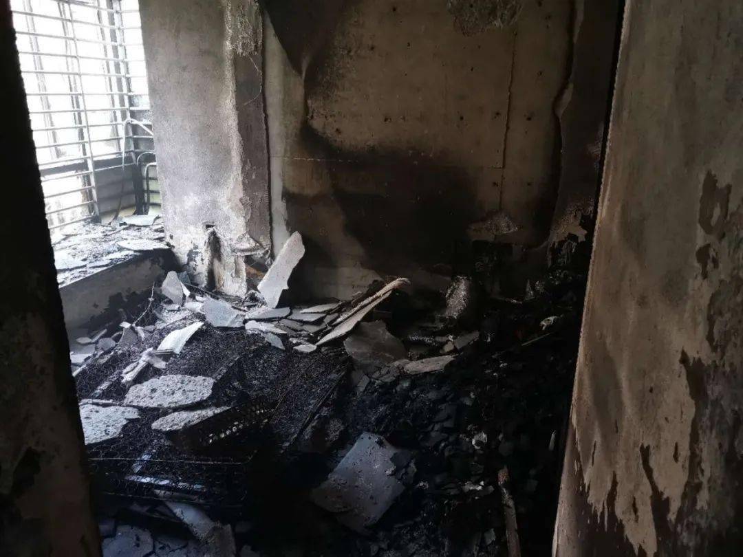 火灾|太冲动！夫妻吵架丈夫点燃衣柜纵火，20多名住户被连夜疏散