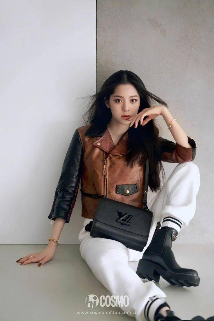 皮靴|时髦办 | 敢在夏天穿皮靴算什么,娜娜美岐的皮衣更带劲儿