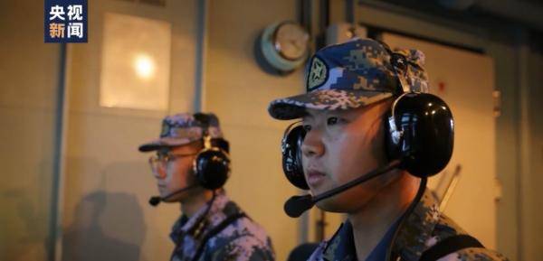 海军某护卫舰支队在黄海海域展开反潜训练