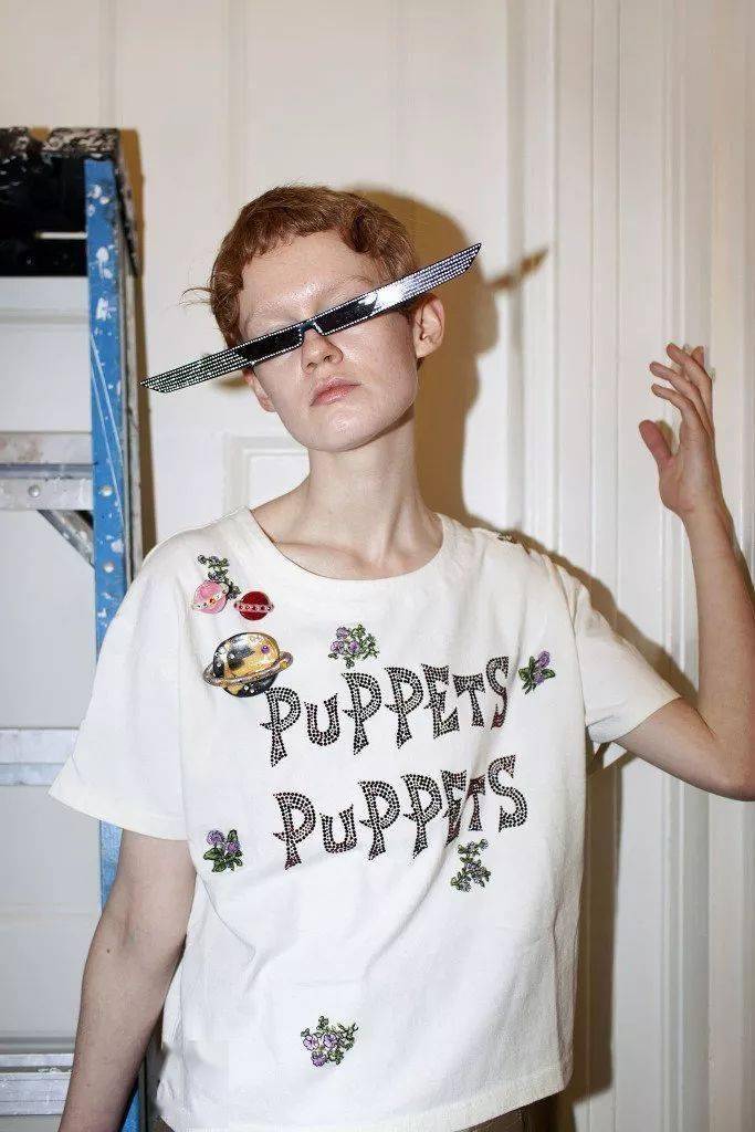 废物|鞋子变花篮，煎蛋做胸衣，他们把“废物”利用玩出了新花样，老改造届设计师了！