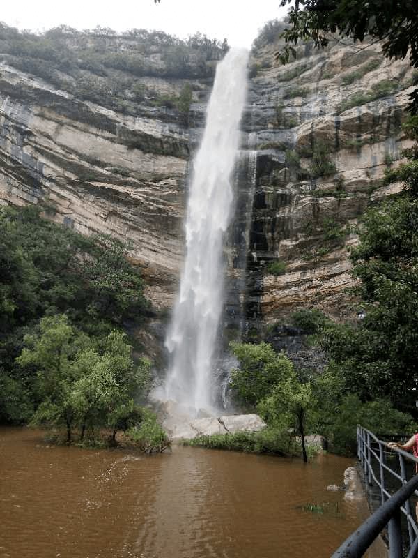 文旅夏令游你知道雨后的卢崖瀑布是什么样子吗