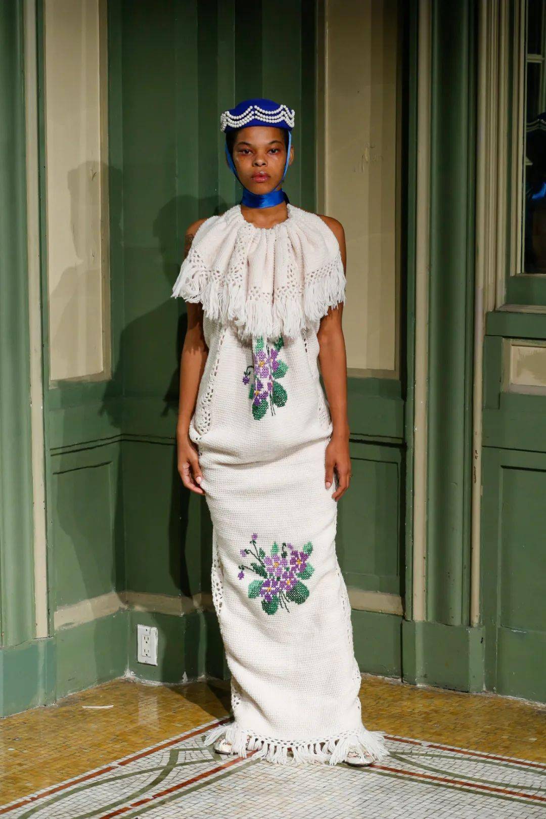 废物|鞋子变花篮，煎蛋做胸衣，他们把“废物”利用玩出了新花样，老改造届设计师了！