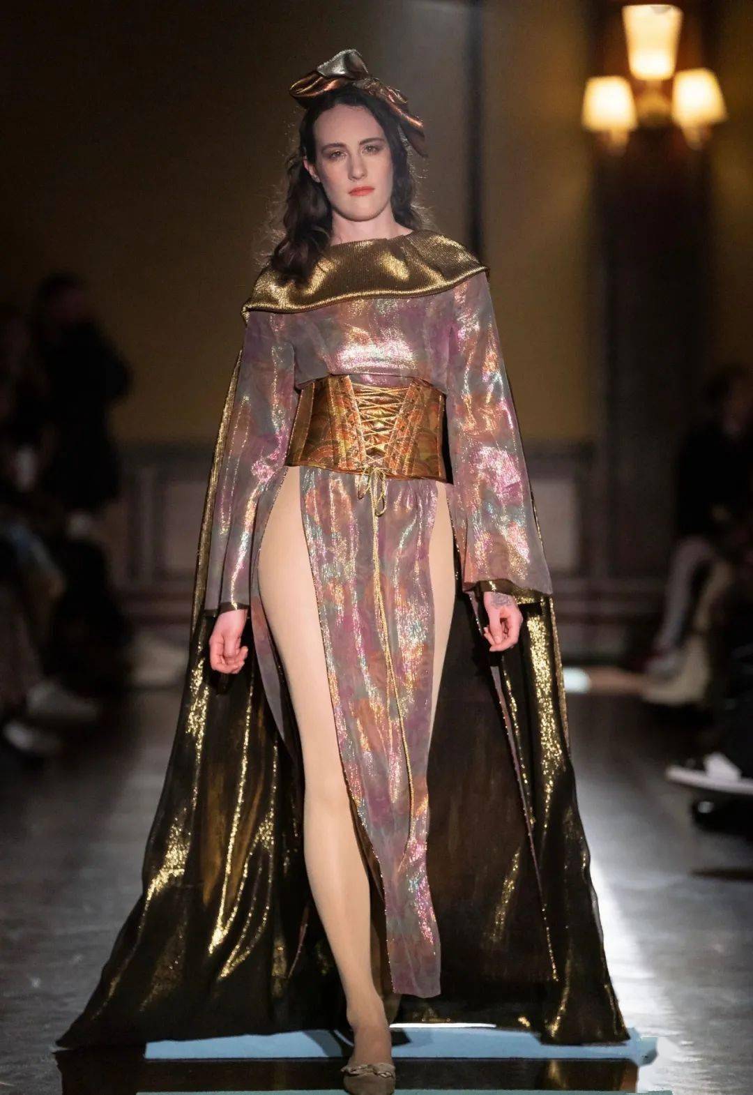 废物|鞋子变花篮，煎蛋做胸衣，他们把“废物”利用玩出了新花样，老改造届设计师了！