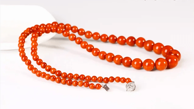 颜色|晒黑了怎么办？想要快速变白,这么戴珠宝就对了!