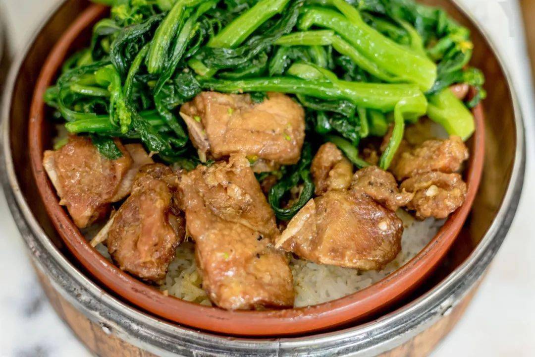 性价比超超超高的蒸笼饭低至11元铺满肉