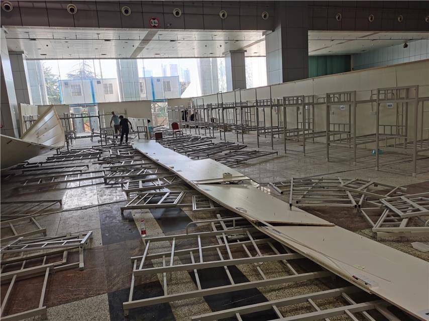 方舱|@4918床的读书哥，你的床位被永久拆除了！