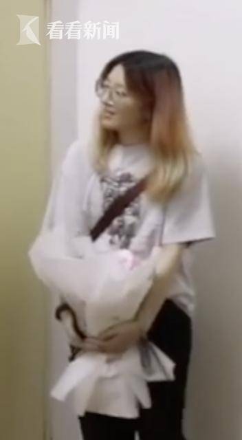 执行任务|民警抓捕凯旋 妻子“突袭”送上“甜蜜暴击”