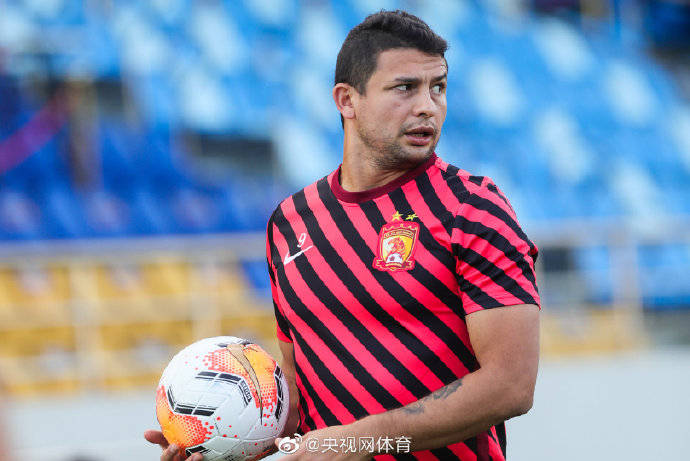 卡纳瓦罗|艾克森回应发福传闻：我体脂率11％