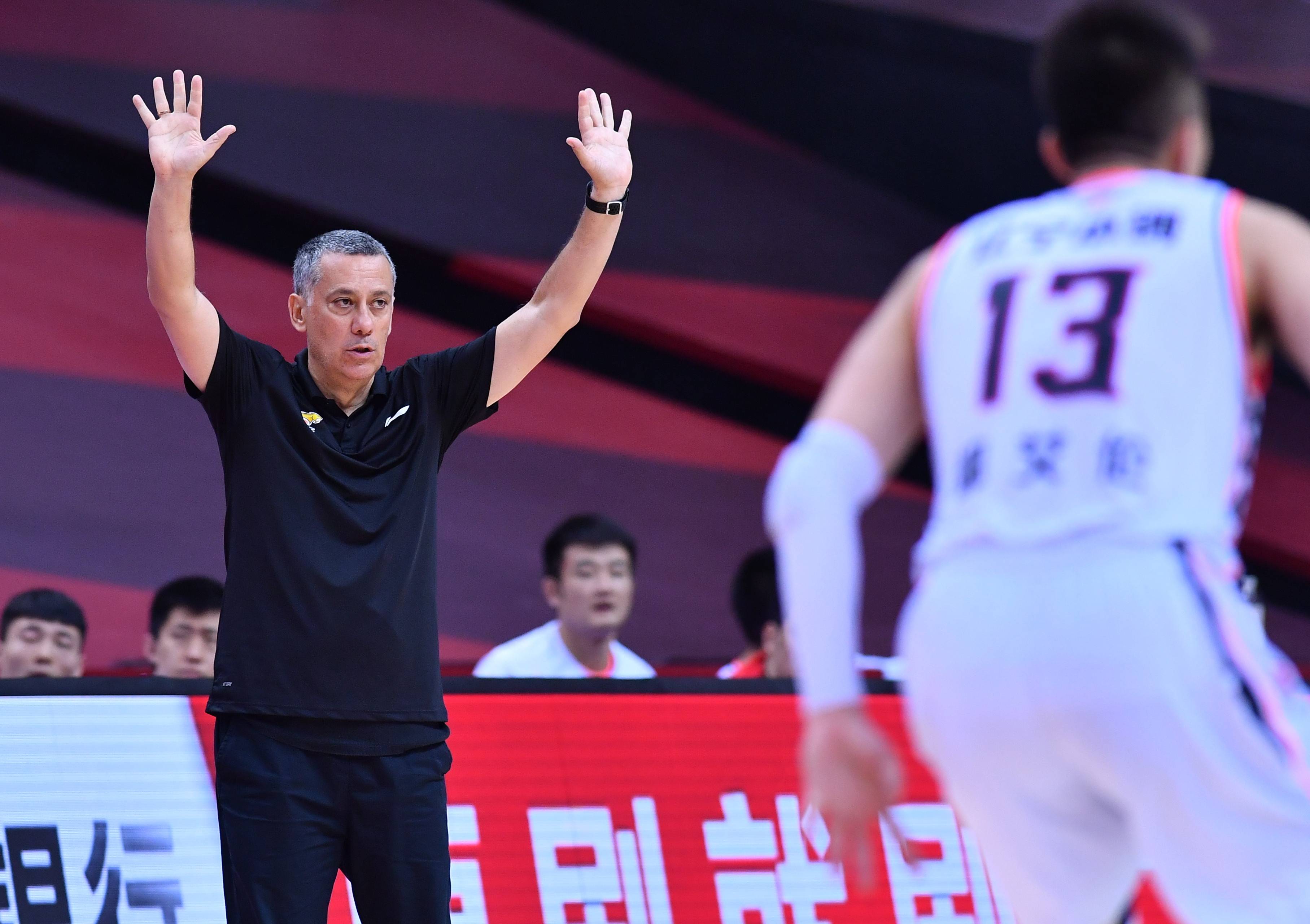 代理|CBA|辽宁队代理主帅马丁内斯：逆转是因为坚信胜利