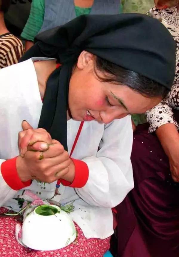 头发|大写的服！热巴居然连一根细小的发丝都不放过...