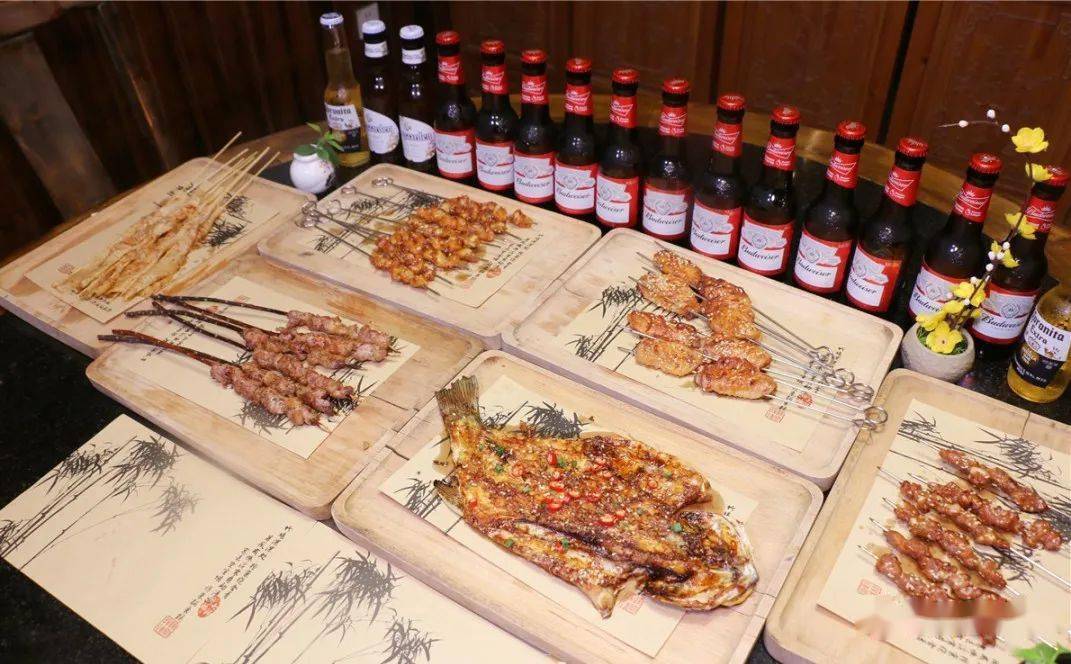 肉汁|我在漳州侨村里吃烧烤！东北烧烤超强阵容！特权价+送酒！晚餐夜宵安排！