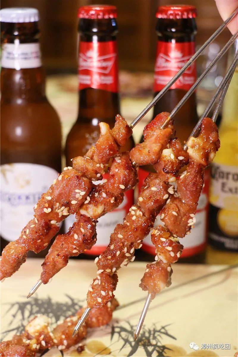 肉汁|我在漳州侨村里吃烧烤！东北烧烤超强阵容！特权价+送酒！晚餐夜宵安排！