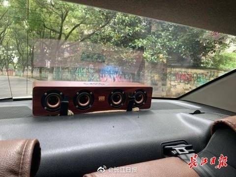 车门|的哥陈万青的“朋友圈”