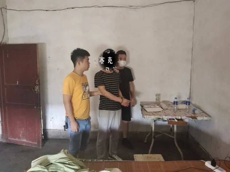 安源派出所民警分组行动,展开抓捕, 成功抓获涉嫌容留他人吸毒的犯罪