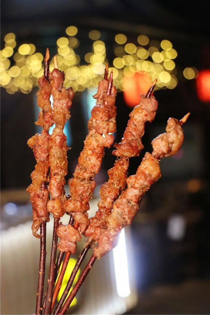 肉汁|我在漳州侨村里吃烧烤！东北烧烤超强阵容！特权价+送酒！晚餐夜宵安排！