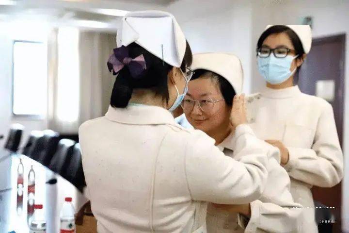 服装|护士换上“秀场款”护士服，太漂亮了