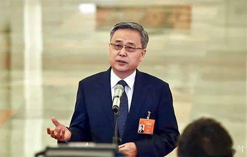 金融财务|郭树清重磅发声！引导理财、信托、保险等为资本市场增加长期资金！还对这一信号预警，背后有何深意？