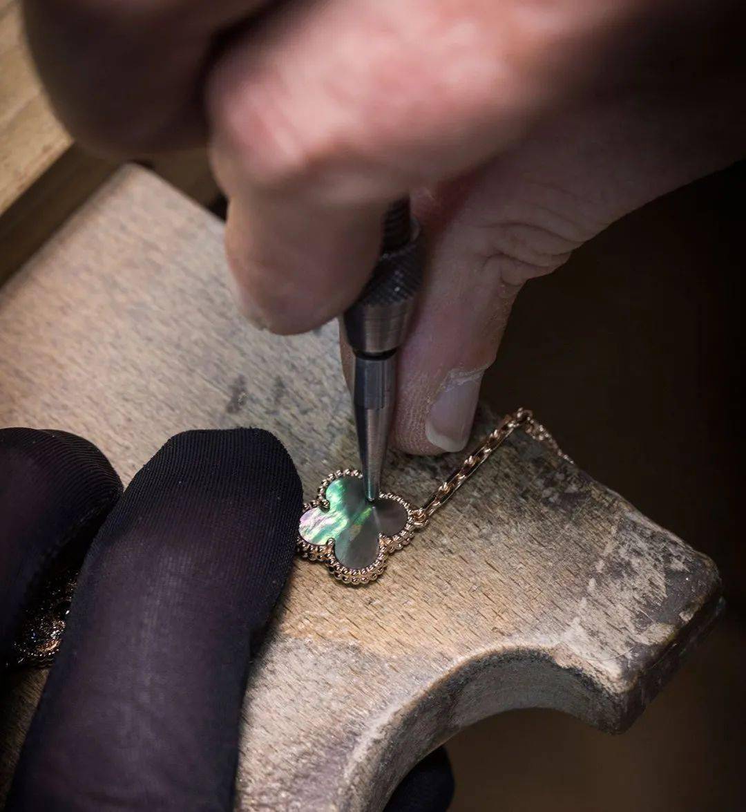 Cleef|小小一片叶子，为什么白富美都爱?