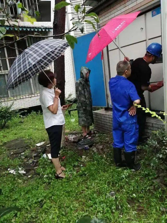 桂湖街道人口_夜晚街道图片(2)