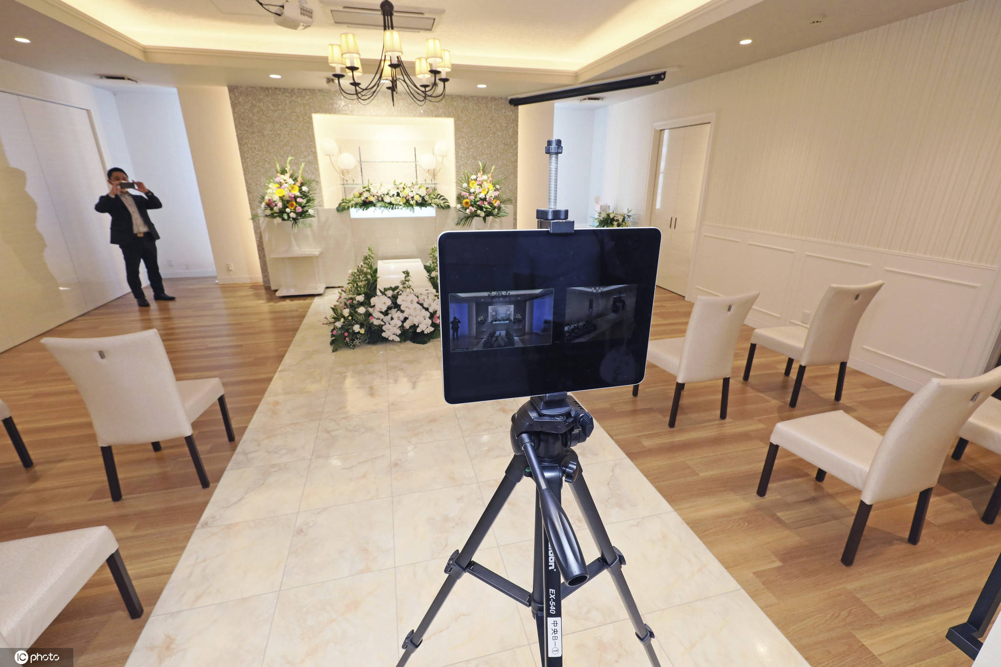 直播|日本殡仪馆推出“云直播”葬礼服务