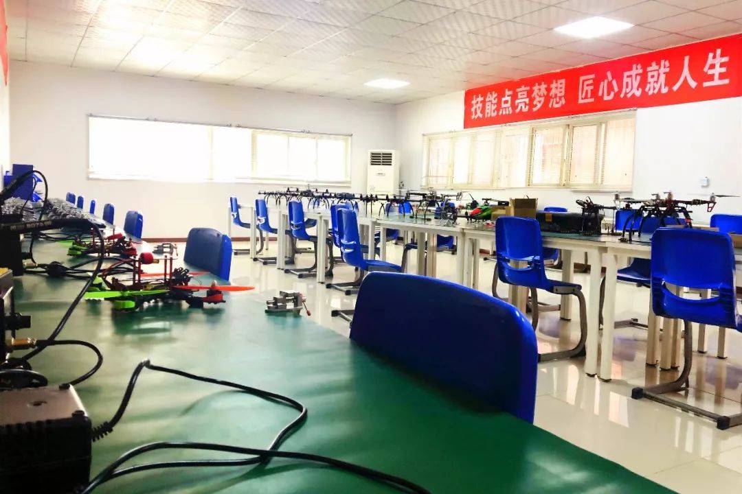 火车司机|补录通知：临沂地区火车司机5名、高铁乘务6名……初高中毕业生可报