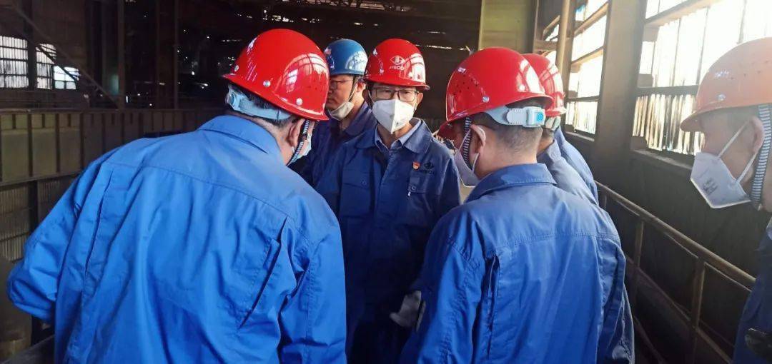 酒钢集团公司副总经理程子建对碳钢薄板厂安全生产工作进行检查指导