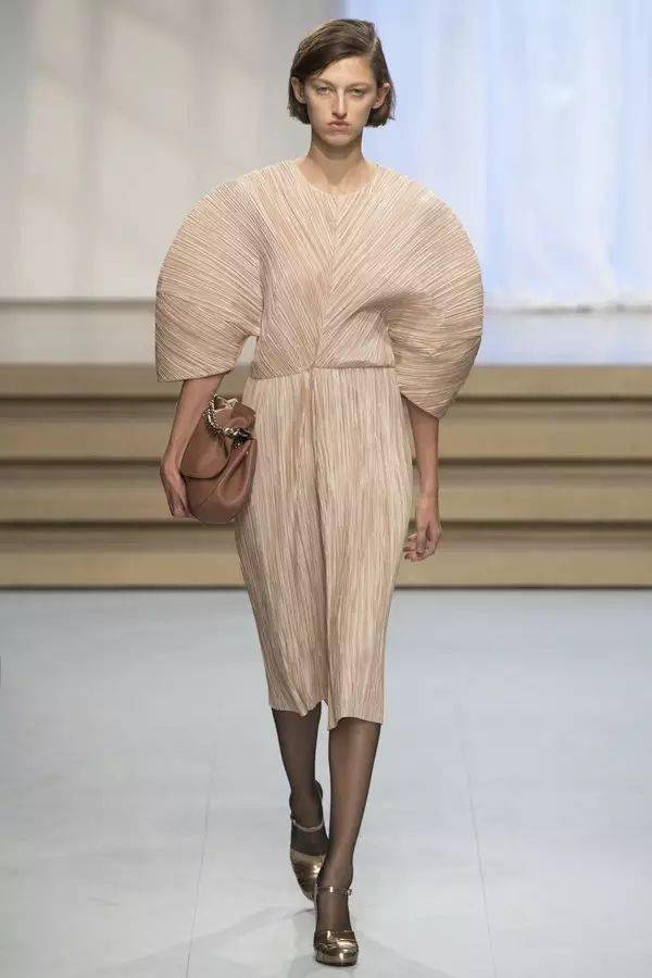 Anthony|夸张比例肩袖结构工艺设计！（廓形趋势）