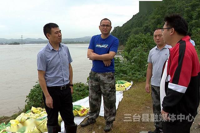 8月18日,县委常委,县总工会主席敬勇先后到老马镇