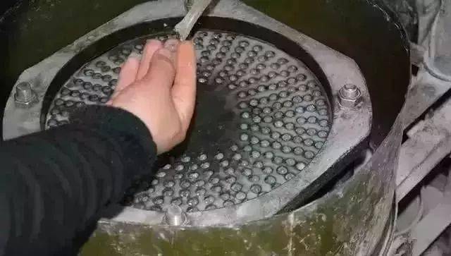 翡翠|清代满绿翡翠珠链现身鉴宝,一颗就值20万?!