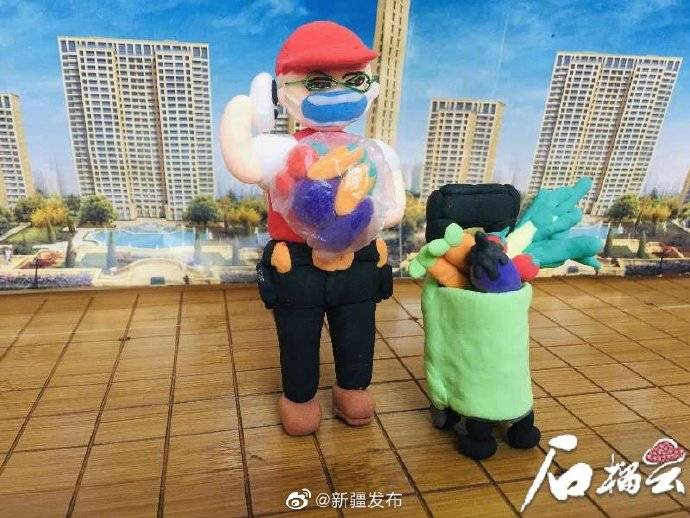 泥塑|惟妙惟肖！新疆10岁男孩捏泥塑 再现抗疫暖心场景