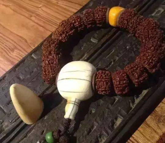 配饰|金刚菩提和不同配饰的搭配，霸气而且简直美到爆！