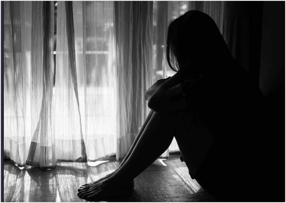 女子被67岁老人当街捅死：女性如何自我保护？