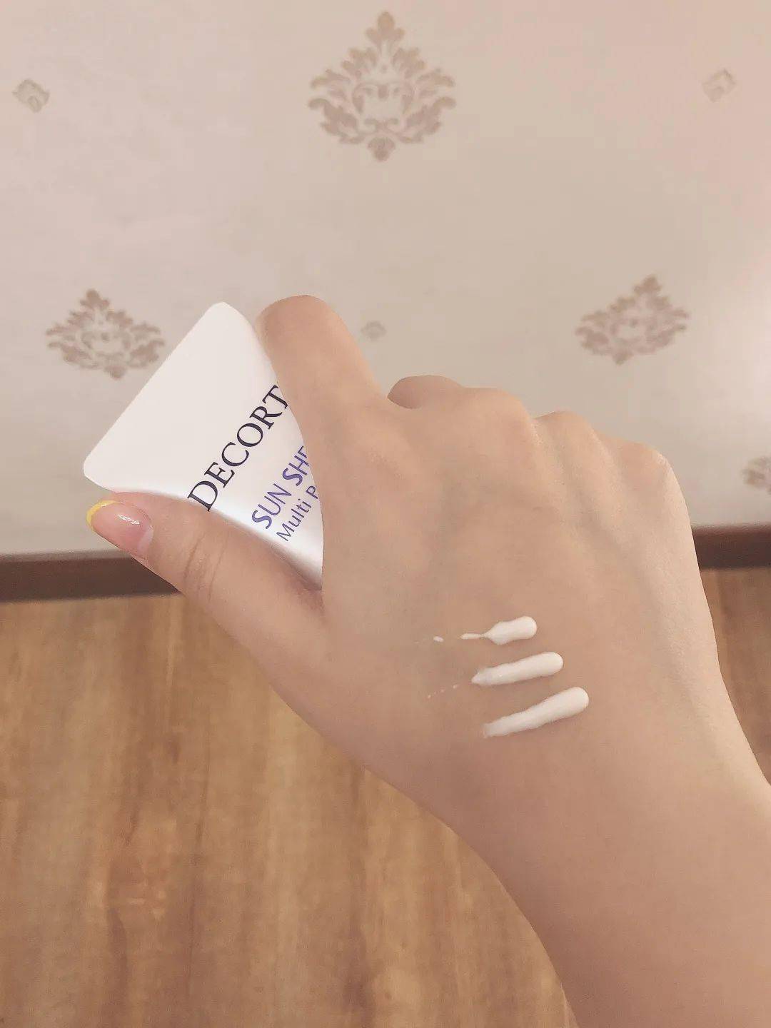 感觉|我们试用了6款防晒，超好用的一款居然不到200块……