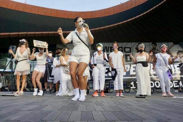 防疫|美国纽约民众“为死者游行” 抗议联邦政府防疫不力