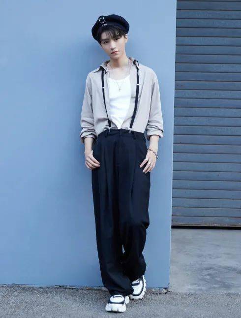 娜比|早秋第一件单品我选好了！是杨洋娜比都Pick的背带裤~