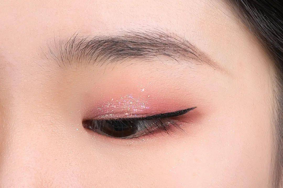 成功|素人改造|让你约会成功“换头”的妆容,全教给你们!