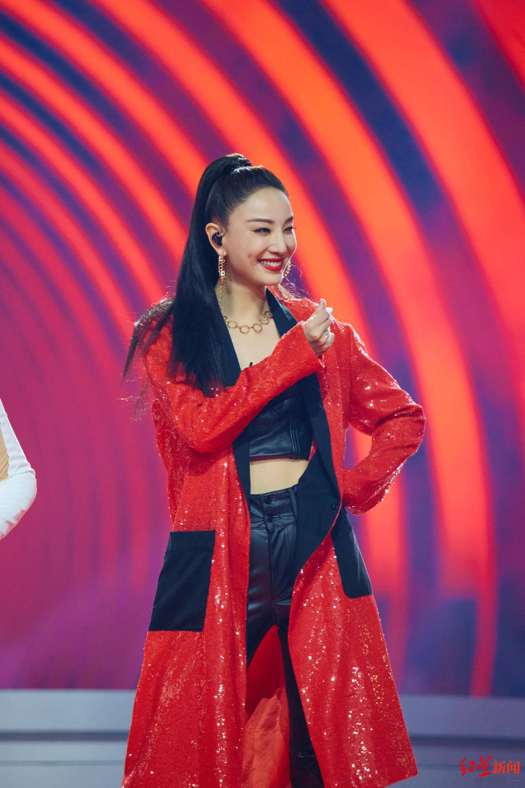 舞台|姐姐日记 ⑤|郑希怡：不止这一个舞台，整个人生都在乘风破浪