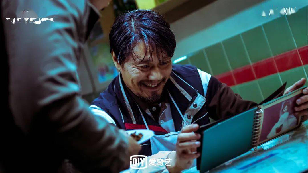 《非常目击》影评：8.9跌到6.2，被寄予厚望的「国产爆款」拍砸了