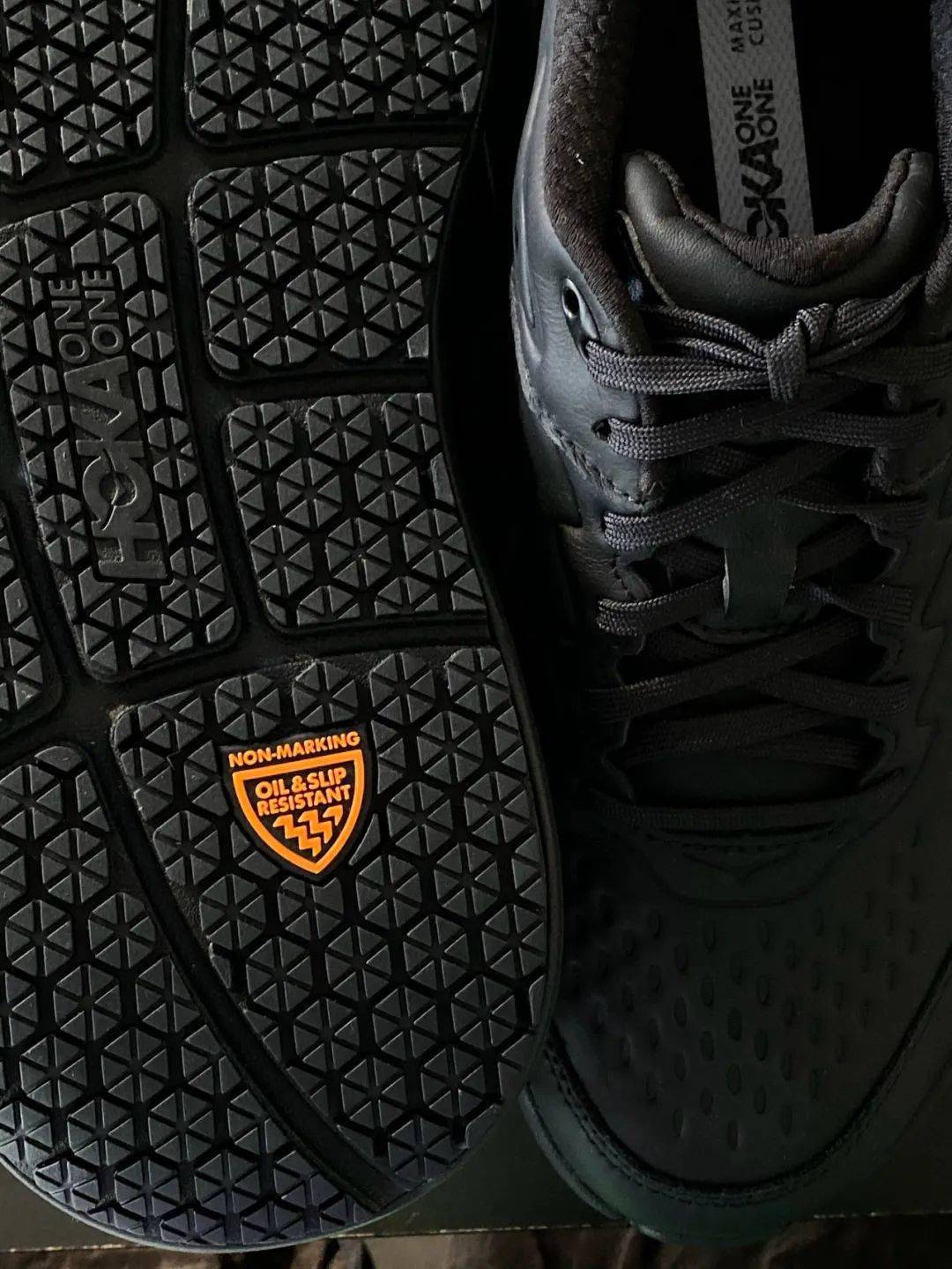 Bondi|不知道买什么的时候，就买黑色球鞋吧！