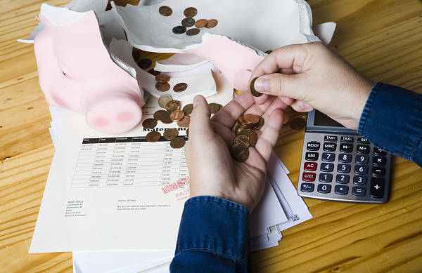 天津|金融机构过上“紧日子”！天津银行上半年职工薪酬锐减，社会保险费大降59%