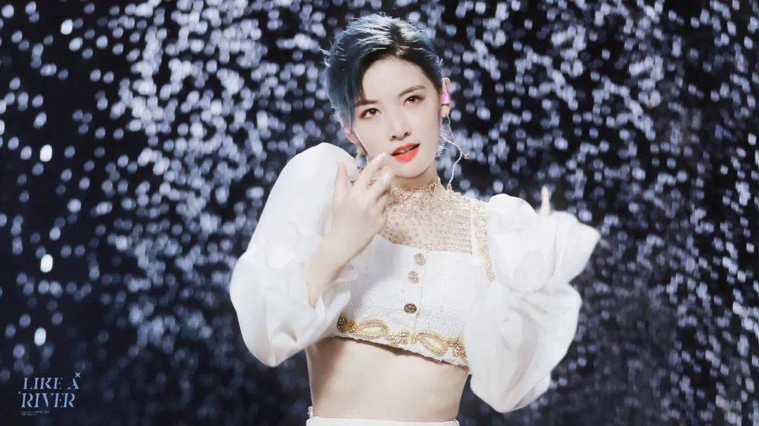 许佳琪|每刻美丨撩人湿发 又美又飒！