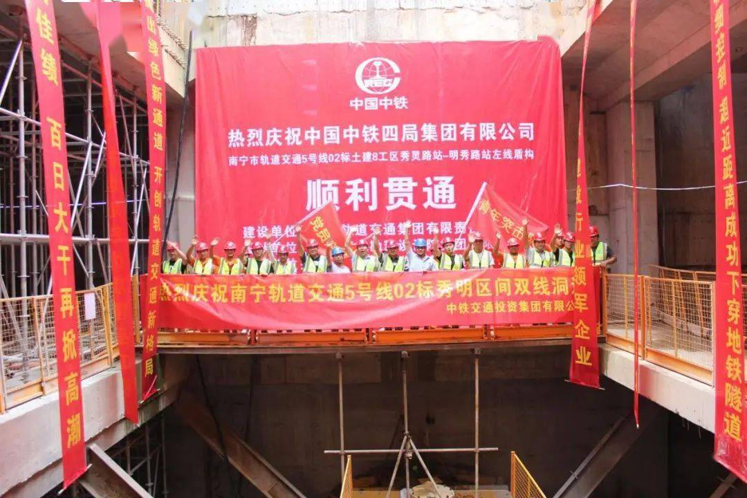 via|?吓死人！南宁这里3天抓了十多条小眼镜蛇！居民：怕蛇妈妈出来找孩子…