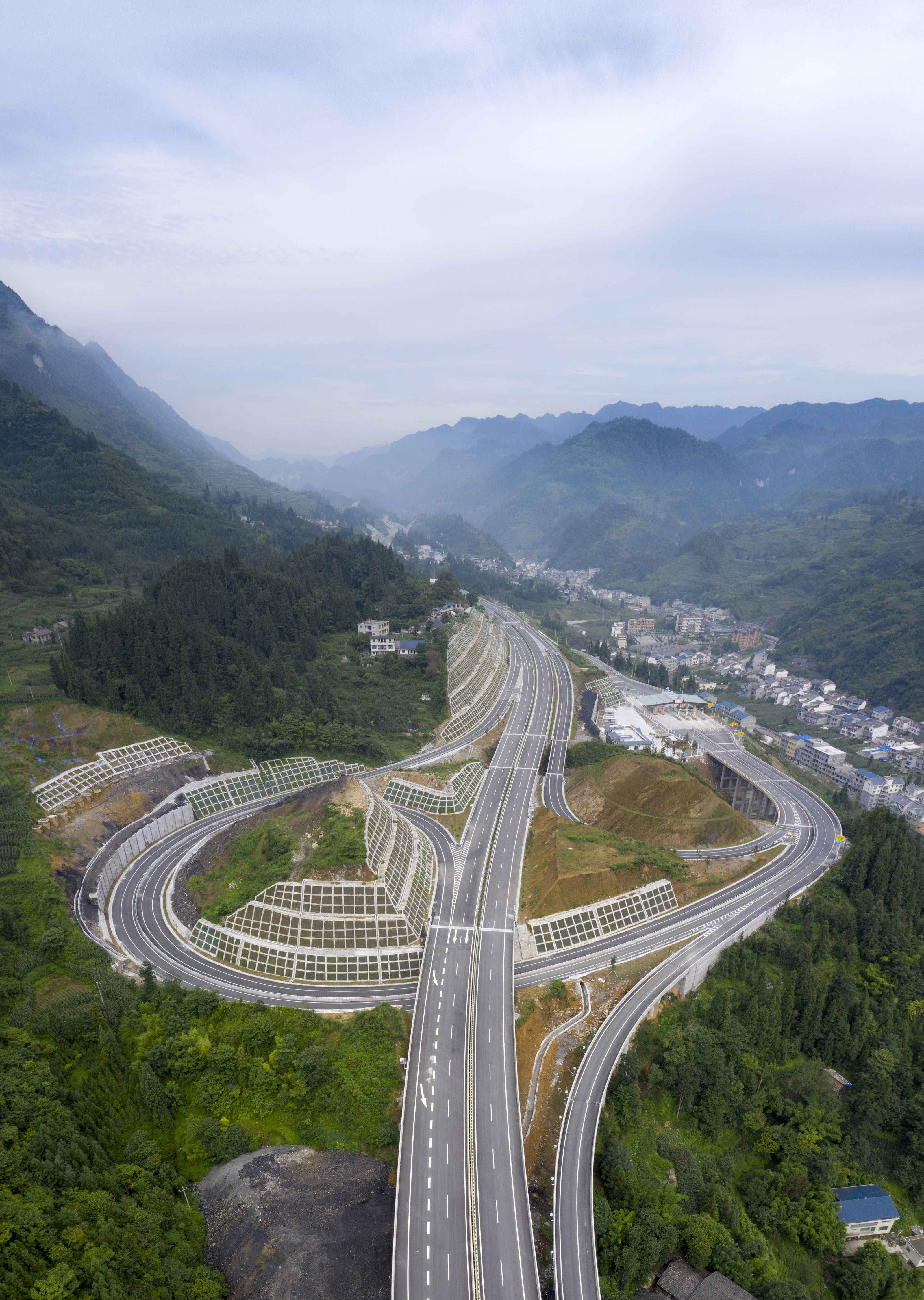 镇雄县gdp怎么样_镇雄县地图(2)