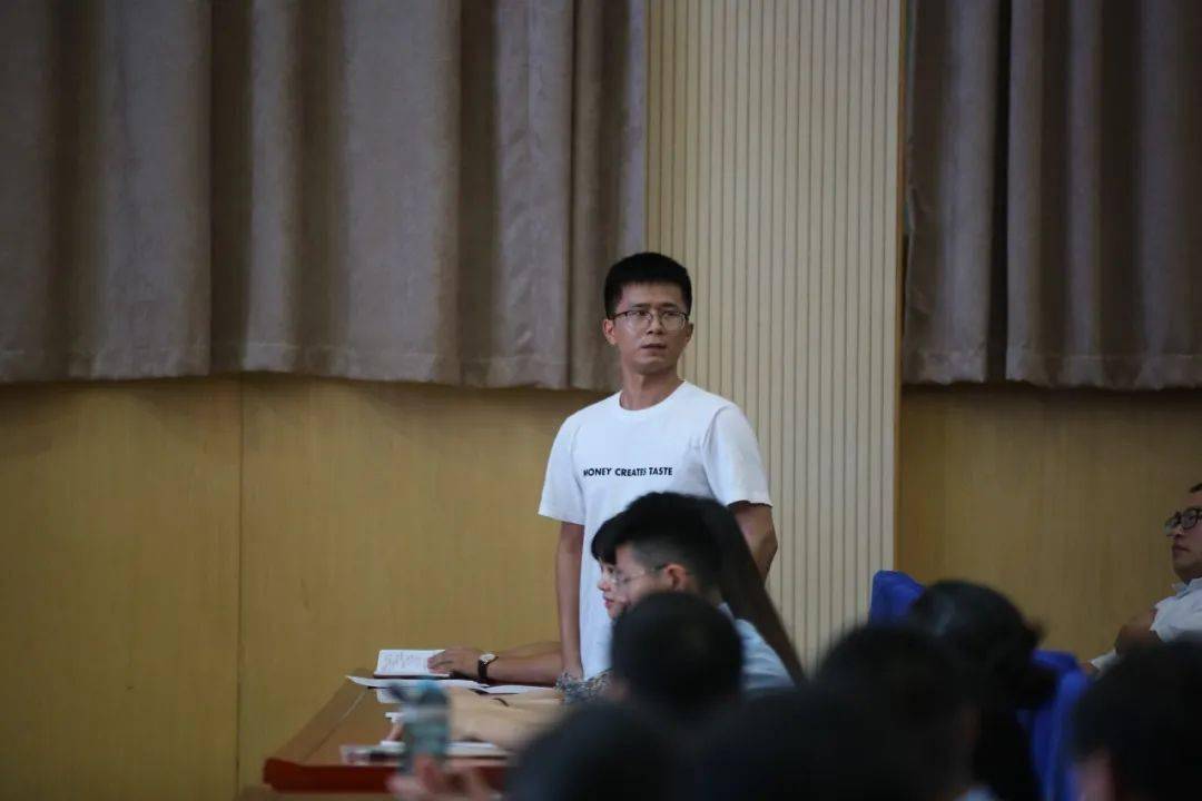 王强老师简介 3a81c2e6a94643d0a0da9dff1a5f1044.jpeg