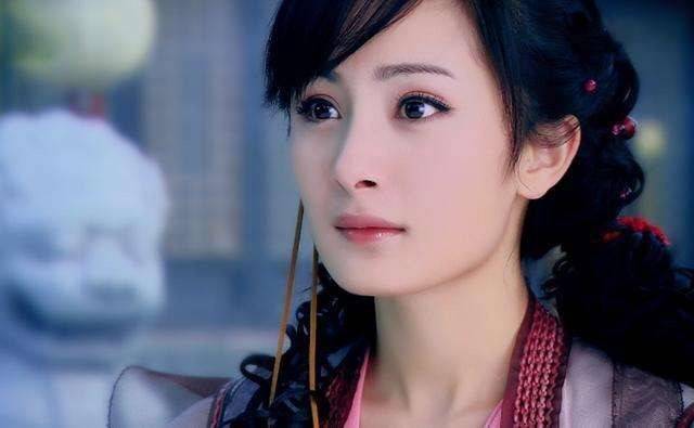 直播|杨幂代言造型被吐槽,像直播精神小妹儿,土到极致就是潮