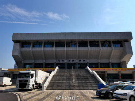 武汉|今年的《开学第一课》，被搬到了武汉！