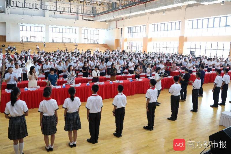 广雅中学花都校区迎来首批学生 整体建成后可增3000学位