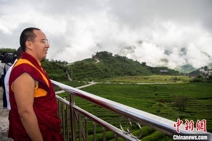 何蓬磊|在喜马拉雅山脉南麓墨脱，班禅与茶场负责人的一场对话