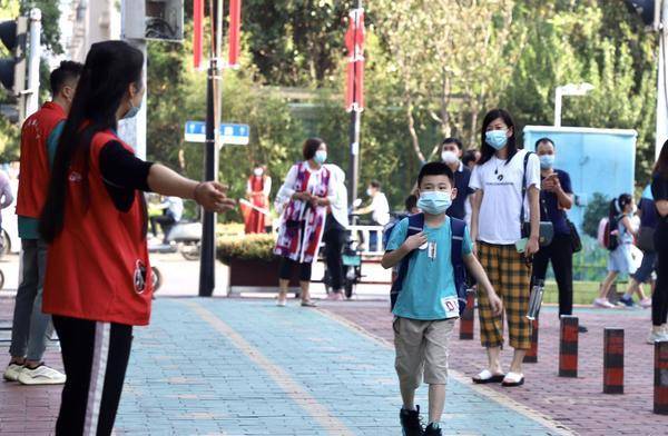 马绍|你好，新学期！郑州市中小学生迎来开学第一天