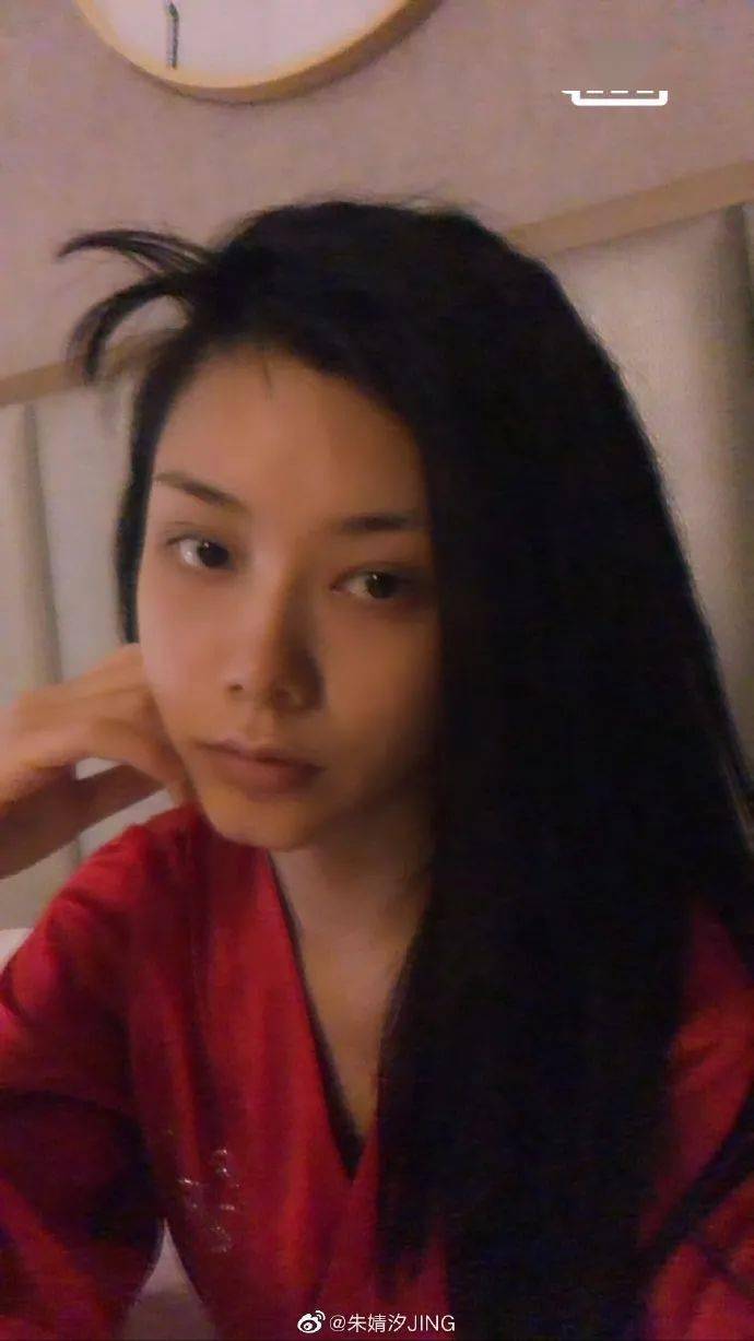 舞台|红人馆 | 出场费8000自掏一万做舞台,是AI女孩朱婧汐